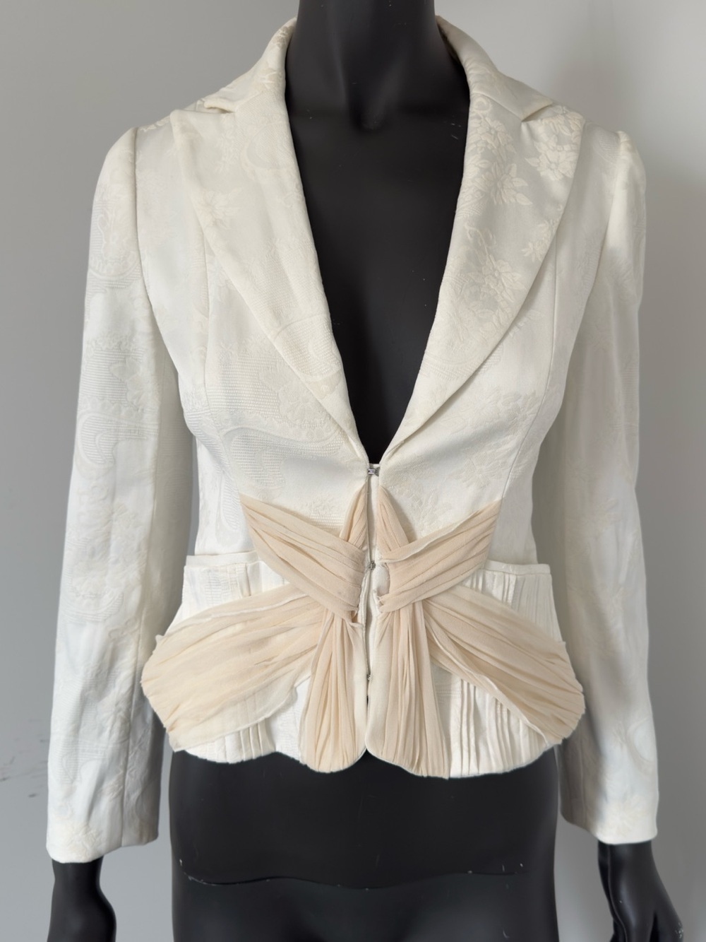 381. MOISELLE Mulberry Silk Cream and Beige Pleated Peplum Paisley Blazer